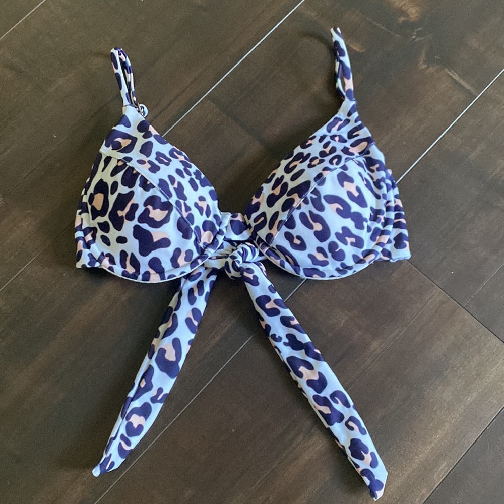 NWOT Cheetah Print Bikini Top